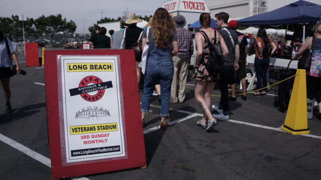 Guide to the Long Beach Antique Market